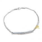 Srebrna narukvica sa većim priveskom i cirkonima