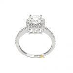 Srebrni prsten sa centralnim cirkonom