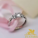Elegantan prsten od zlata sa cirkonima