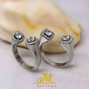 Srebrni prsten sa cirkonima.