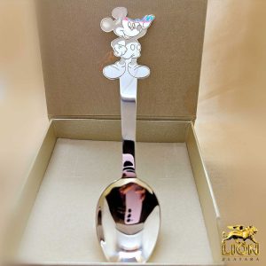 Srebrne kašičica različitih motiva